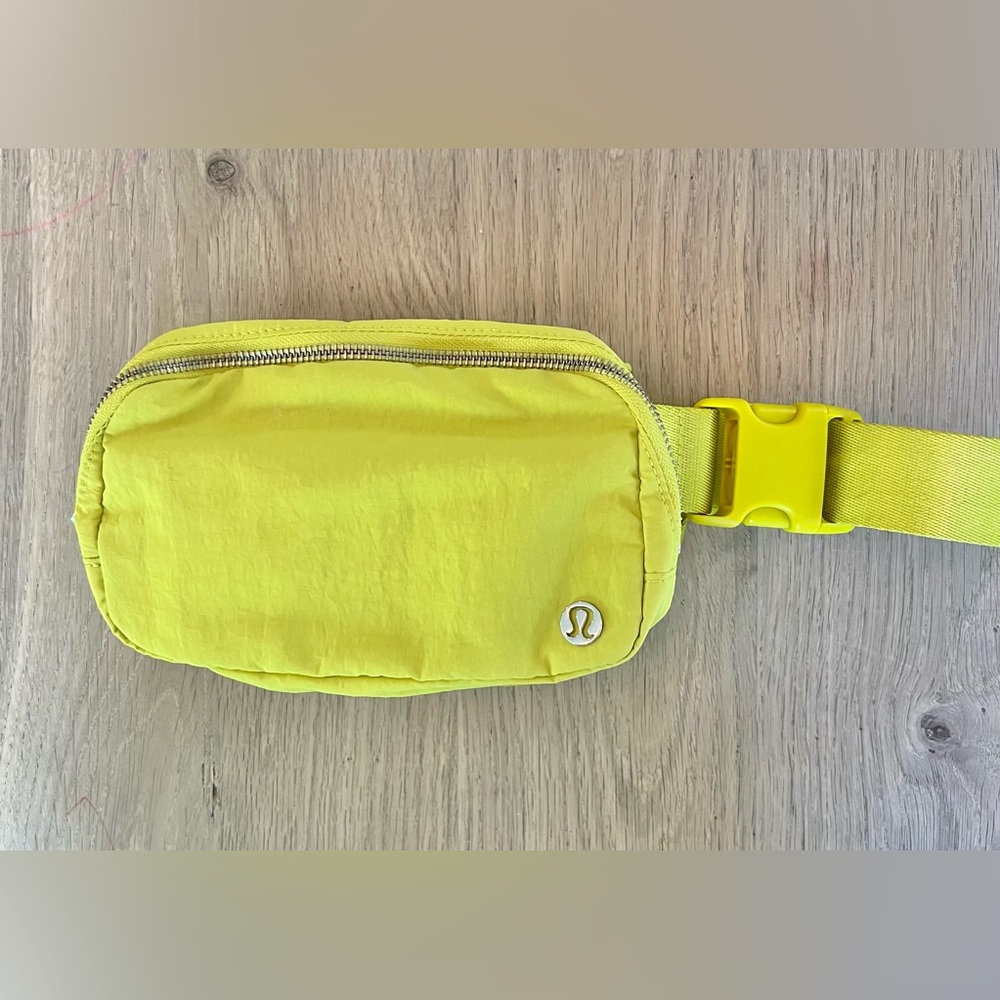 Lululemon yellow belt bag
